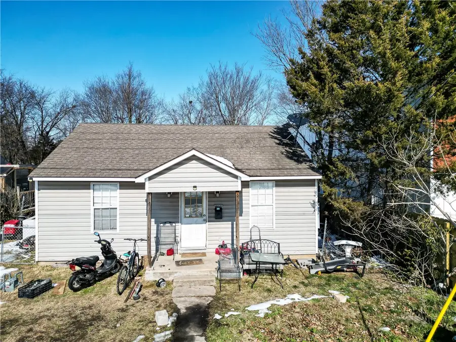 1008 W Center Avenue, Springdale, AR 72764 - Image #2