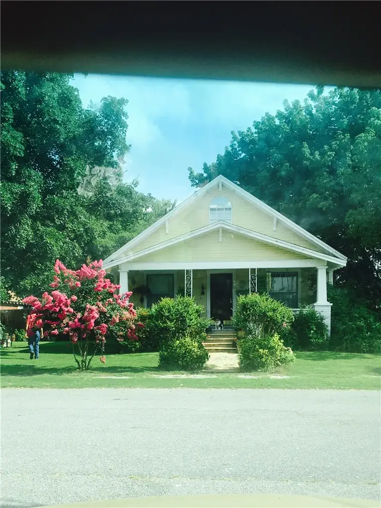 402 W Center Avenue, Springdale, AR 72764 - Image #2