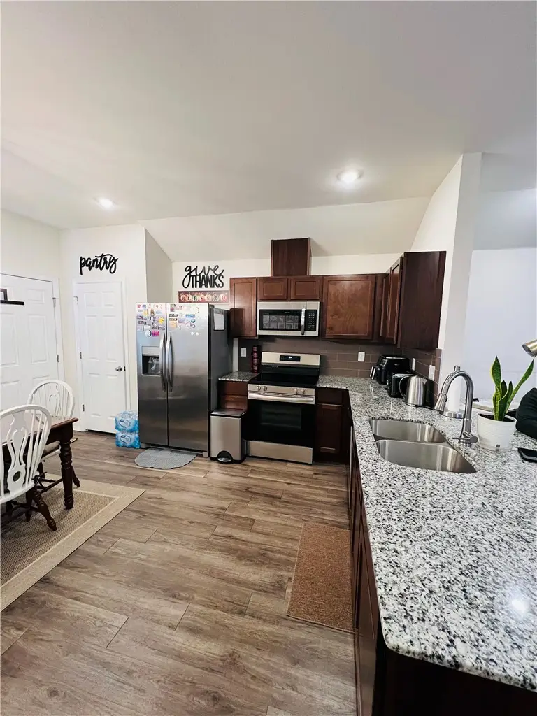 807 E Fairlane Street, Fayetteville, AR 72701 - Image #2