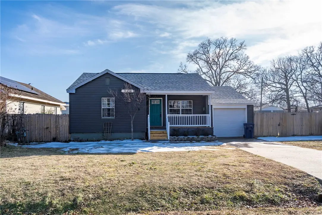 614 W Harvard Street, Siloam Springs, AR 72761 - #1