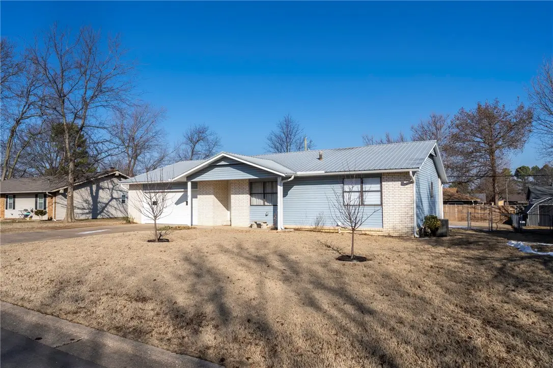 2019 W Tulsa Street, Siloam Springs, AR 72761 - #1