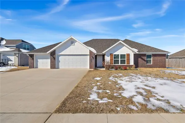 622 Kayla Maria Street, Prairie Grove, AR 72753