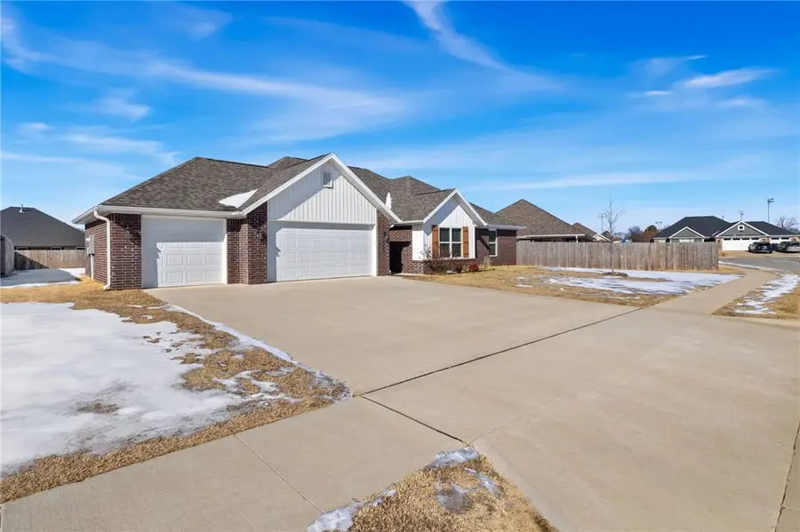 622 Kayla Maria Street, Prairie Grove, AR 72753 - #2