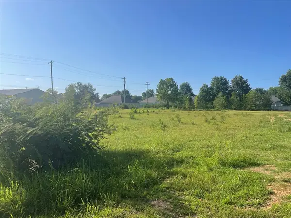 2119 N Center Street, Elkins, AR 72701