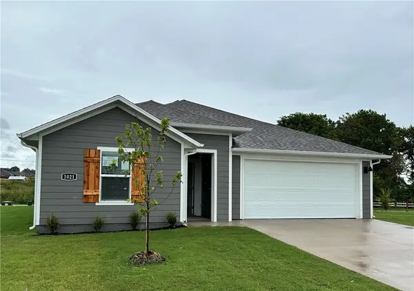 901 Sagely Street, Prairie Grove, AR 72753