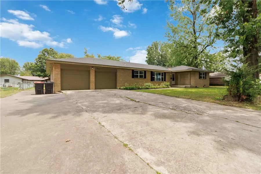 713 Carlton Street, Springdale, AR 72762 - #2