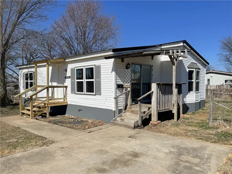 413 W Willow Street, Stilwell, OK 74960 - #2