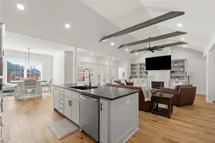 879 Budrio Avenue, Tontitown, AR 72762 - Image #2