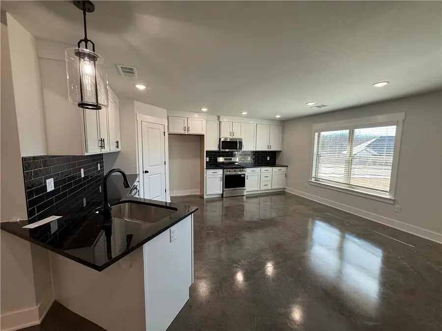 15 N Banner Avenue, Farmington, AR 72730 - #3