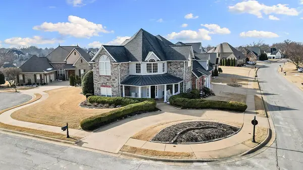 5226 S Waterford Place Court, Rogers, AR 72758