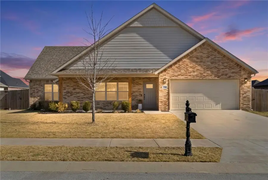 1266 Cassia Street, Tontitown, AR 72762 - #2