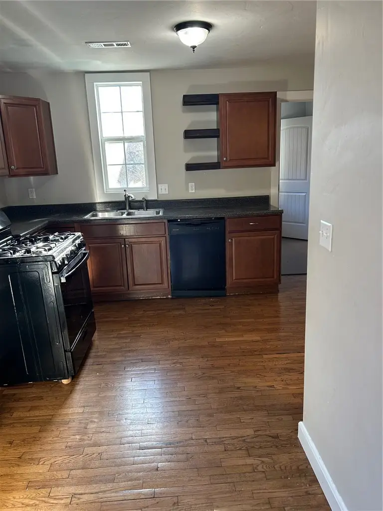 231 E Huntsville Road, Fayetteville, AR 72701 - Image #2