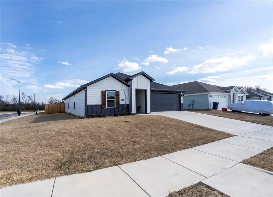 2009 N Fleetwood Lane, Siloam Springs, AR 72761 - #2