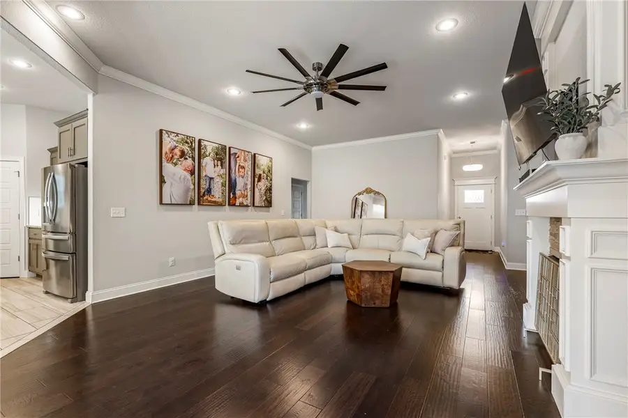 1404 W Gum Street, Rogers, AR 72758 - #3