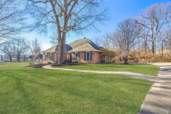 12017 Red Oak Drive, Fayetteville, AR 72704