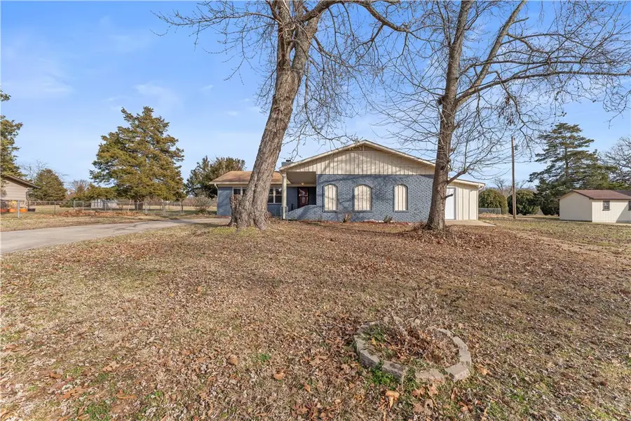 84 N Briarwood Road, Rogers, AR 72756 - #2