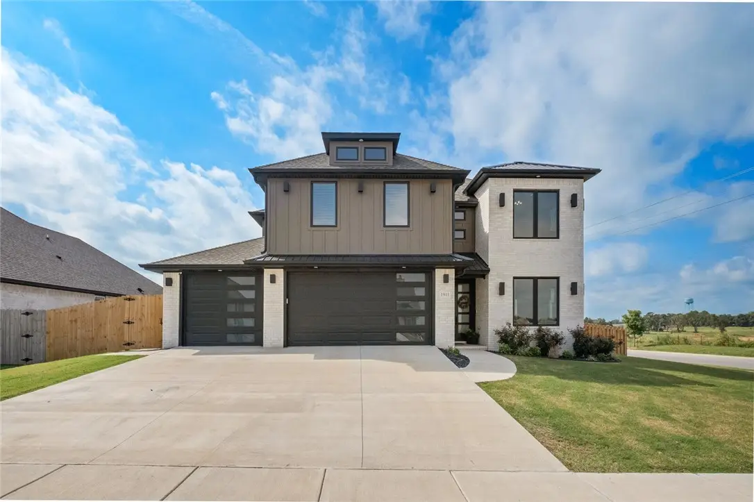 1911 Gaines Street, Pea Ridge, AR 72751 - #1