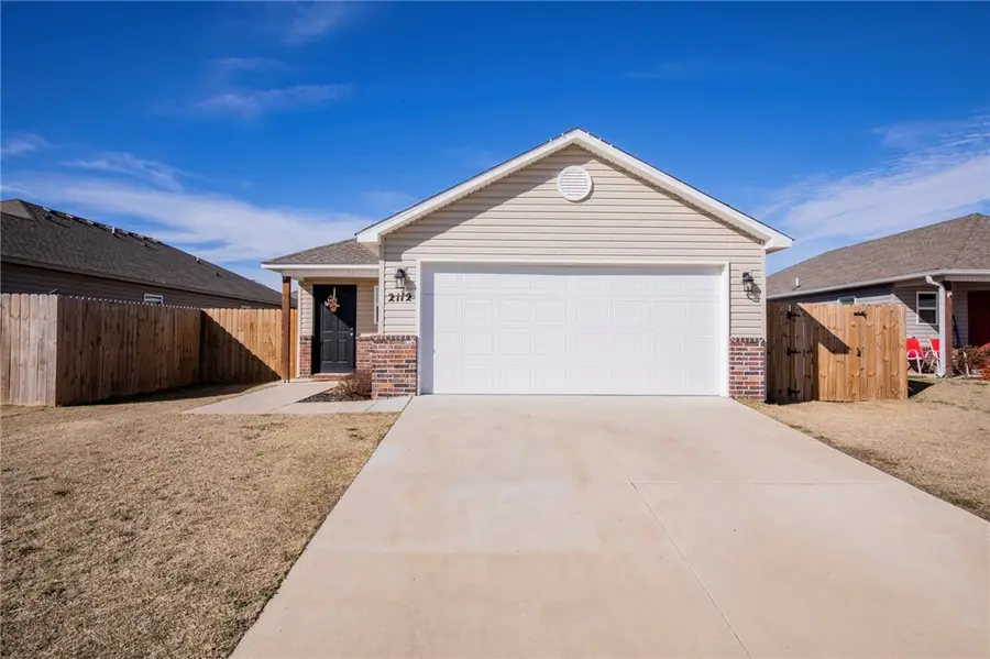 2112 E Annette Drive, Siloam Springs, AR 72761 - #2