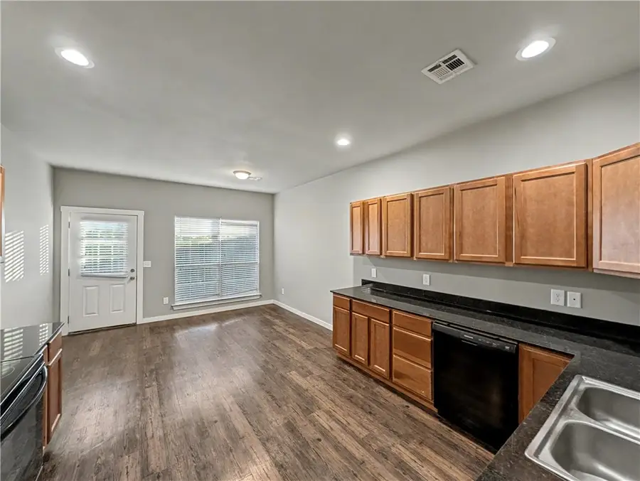 860 & 862 Oakwood Court, Centerton, AR 72719 - #2