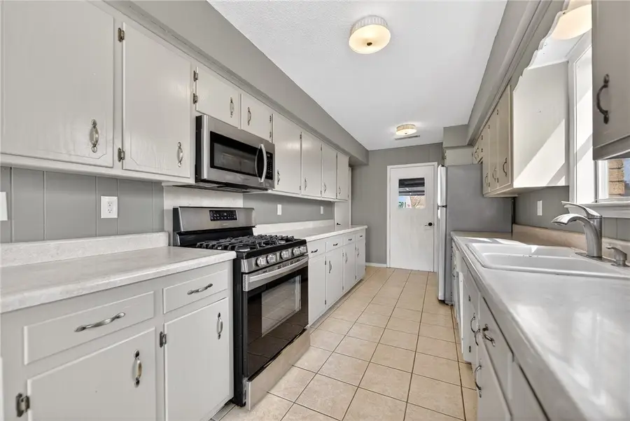 405 Indian Trail, Springdale, AR 72764 - #2