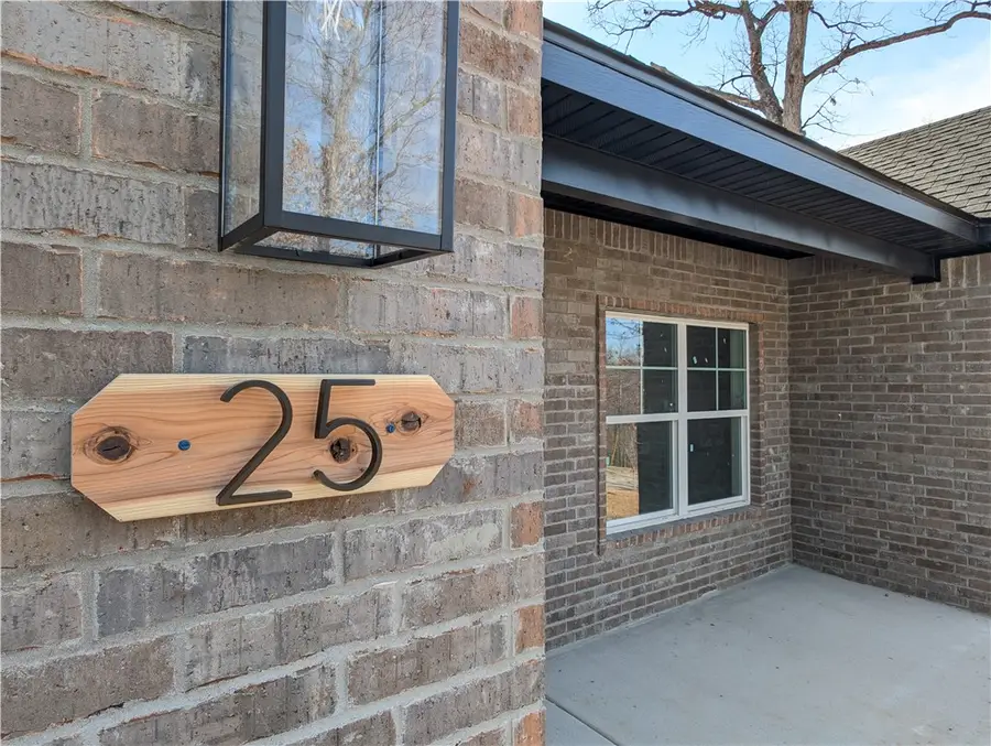 25 Thornaby Drive, Bella Vista, AR 72714 - #2
