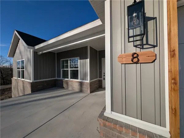 8 Whithorn Lane, Bella Vista, AR 72715