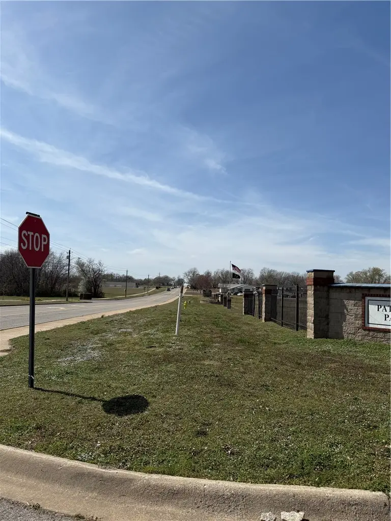 1303 E Cheri Whitlock Drive, Siloam Springs, AR 72761 - #2