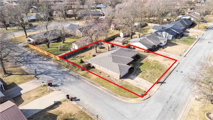 4003 Chapman Avenue, Springdale, AR 72762 - #3