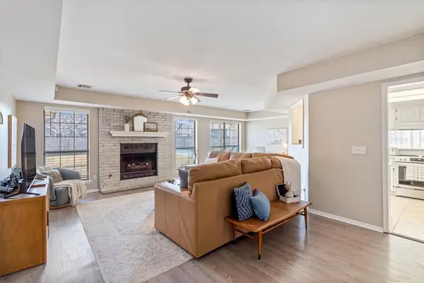 1303 N Flamingo Road, Rogers, AR 72756