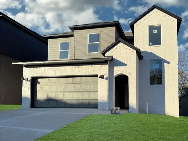 1834 E Fiji Street, Fayetteville, AR 72701