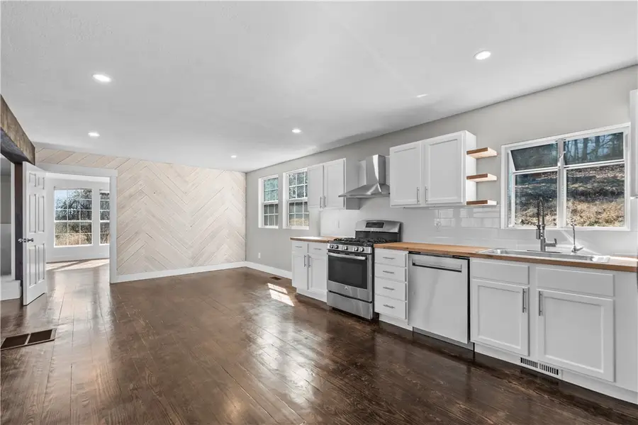 22198 E Ar 12 Highway, Rogers, AR 72756 - #3