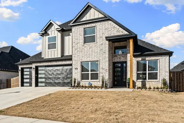 330 Rainforest Loop, Centerton, AR 72719