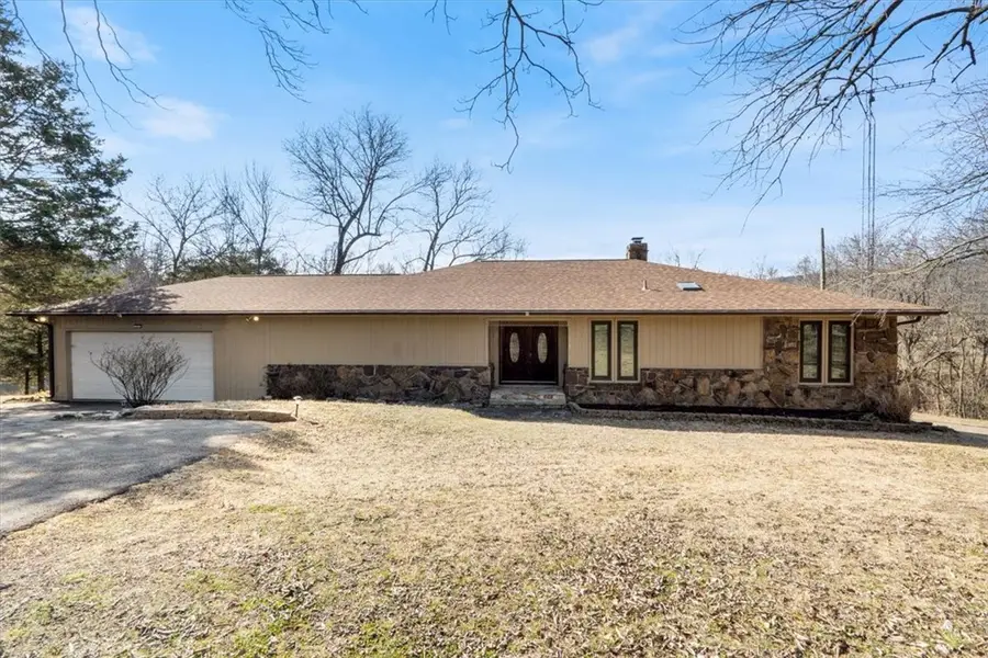 27 Horseshoe Drive, Holiday Island, AR 72631 - #3