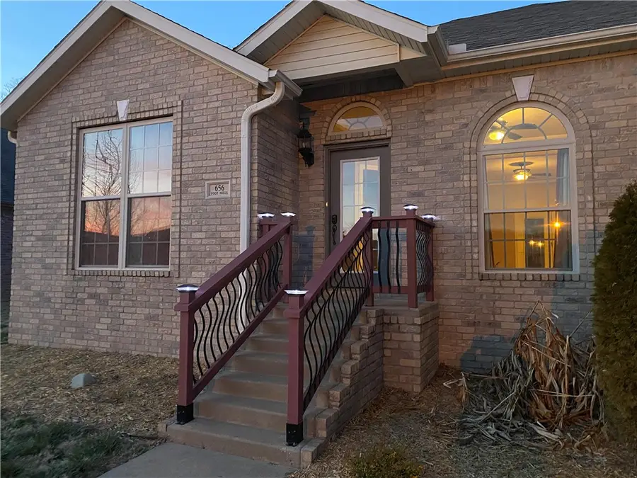 656 Foothills Drive, Fayetteville, AR 72701 - #2