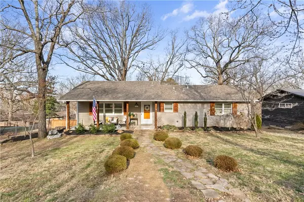 1617 W Shadowridge Drive, Fayetteville, AR 72701