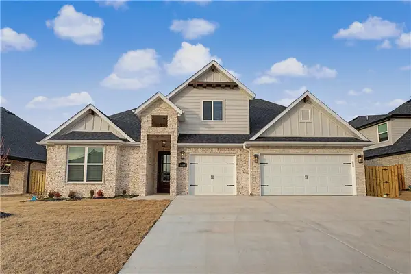 1150 Canyon Maple Street, Centerton, AR 72719