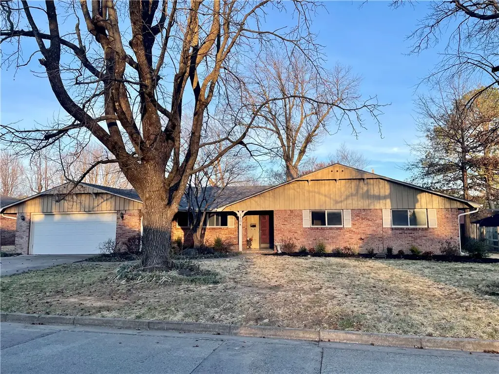 110 Rogers Circle Drive, Springdale, AR 72764 - #1