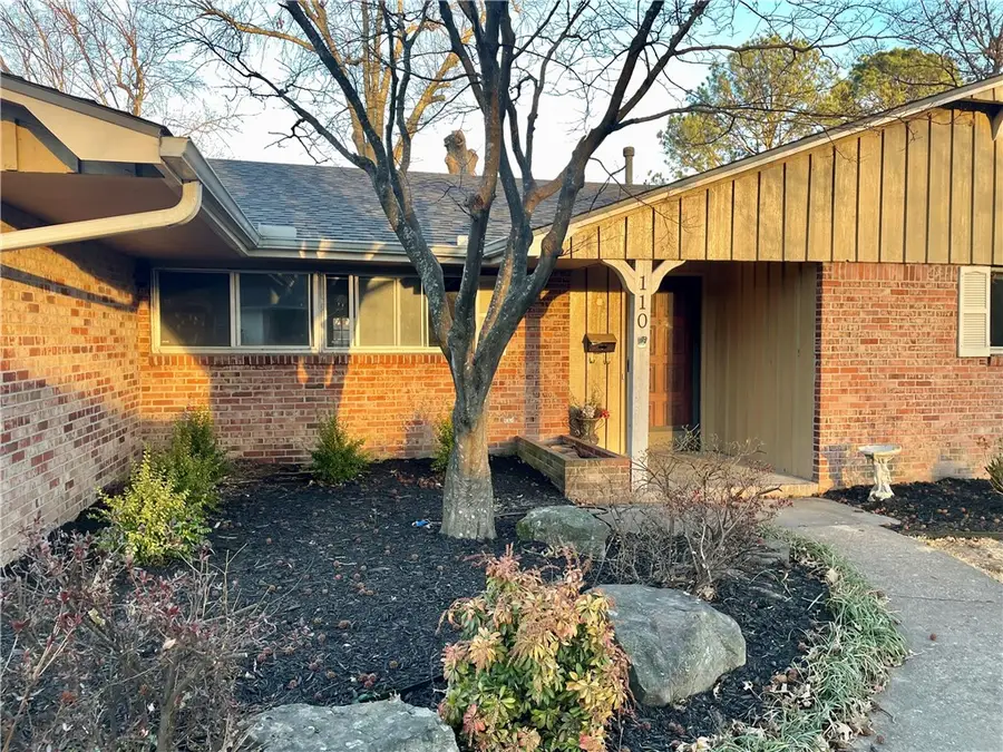 110 Rogers Circle Drive, Springdale, AR 72764 - #2