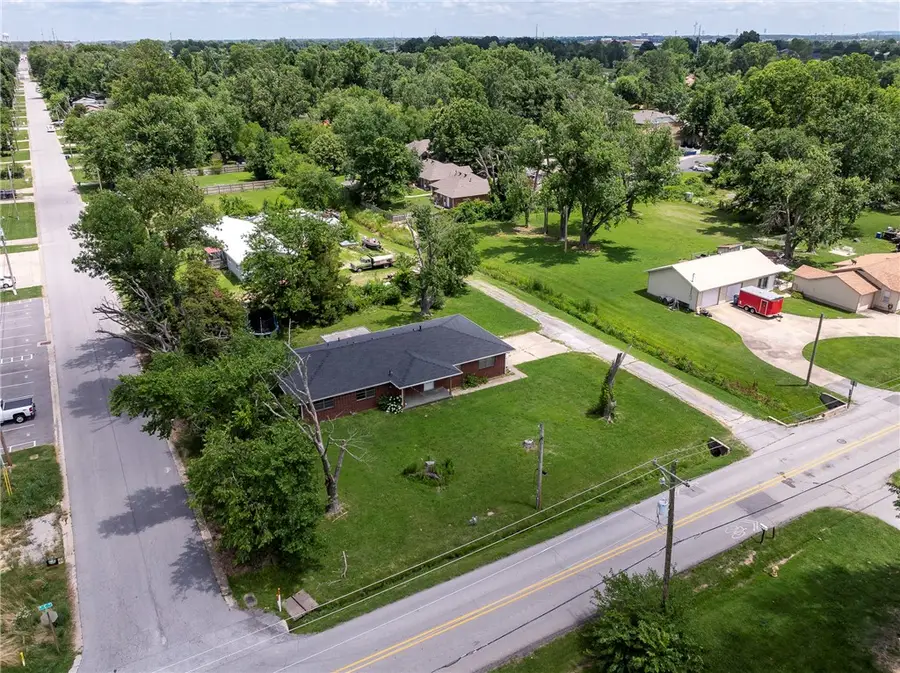 1011 SE C Street, Bentonville, AR 72712 - #2