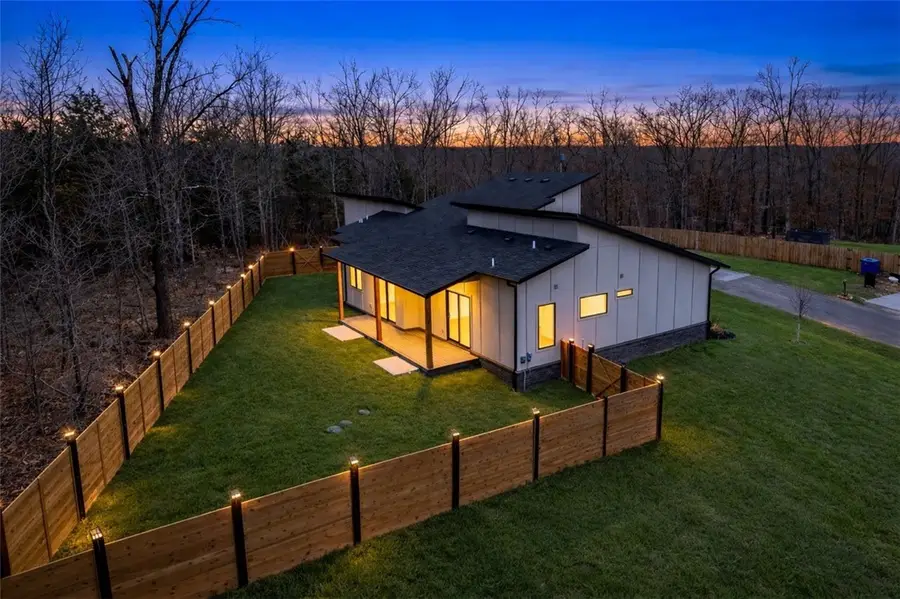 18 Grimsby Circle, Bella Vista, AR 72714 - #2