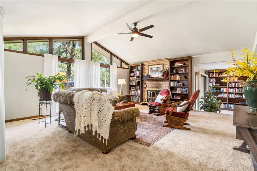 301 S Dogwood Street, Siloam Springs, AR 72761 - #2