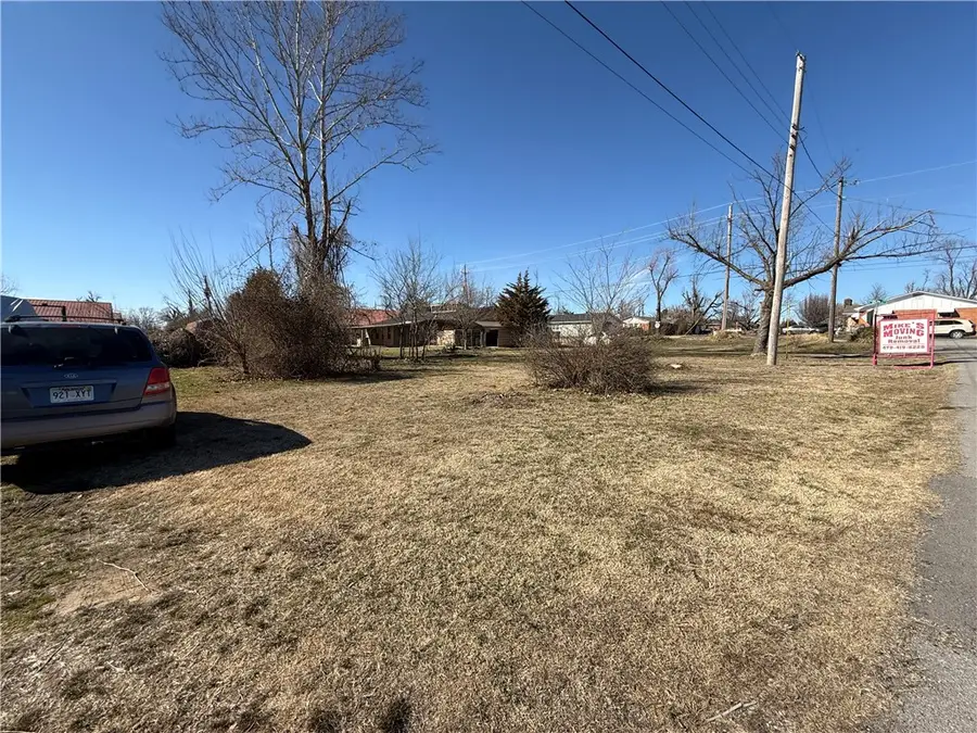 W Olive, Rogers, AR 72756 - #2