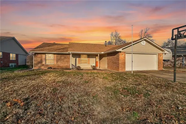 910 26th Street, Rogers, AR 72756