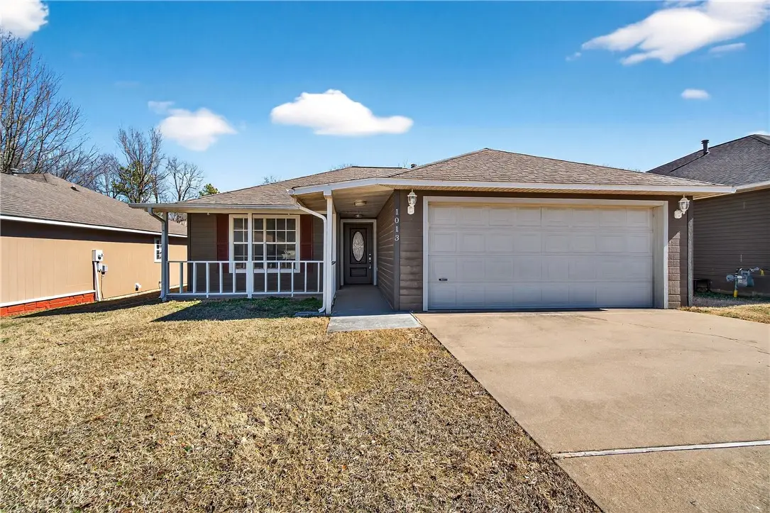 1013 E Street, Rogers, AR 72756 - #1
