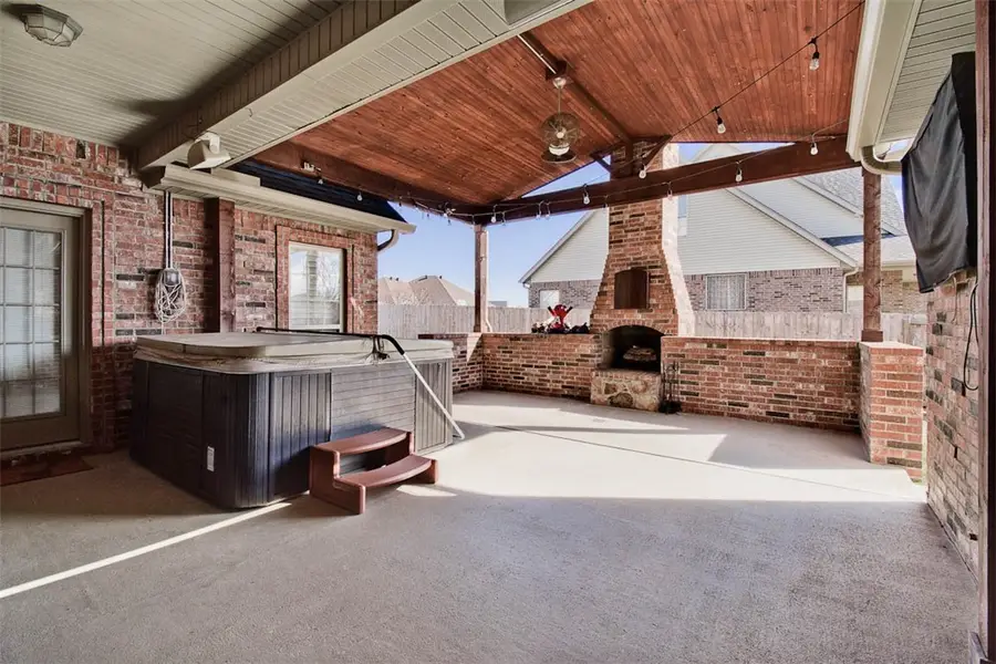 6410 S Tall Oaks Loop, Springdale, AR 72762 - #2