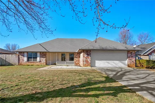 124 Bluff Drive, Lowell, AR 72745