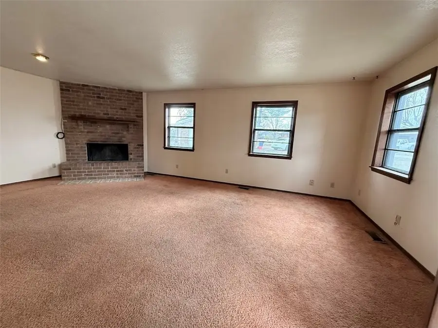 801 S Oak Hill Street, Siloam Springs, AR 72761 - #3