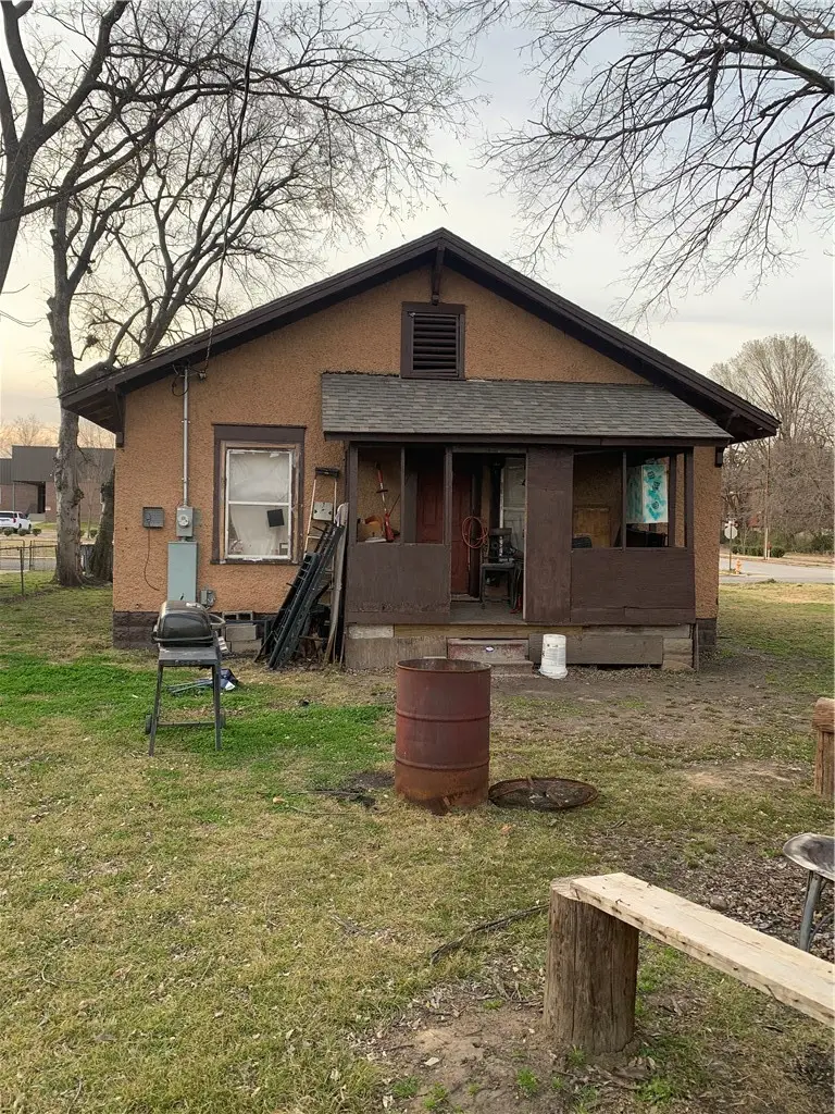 614 N 8th Street, Fort Smith, AR 72901 - #3