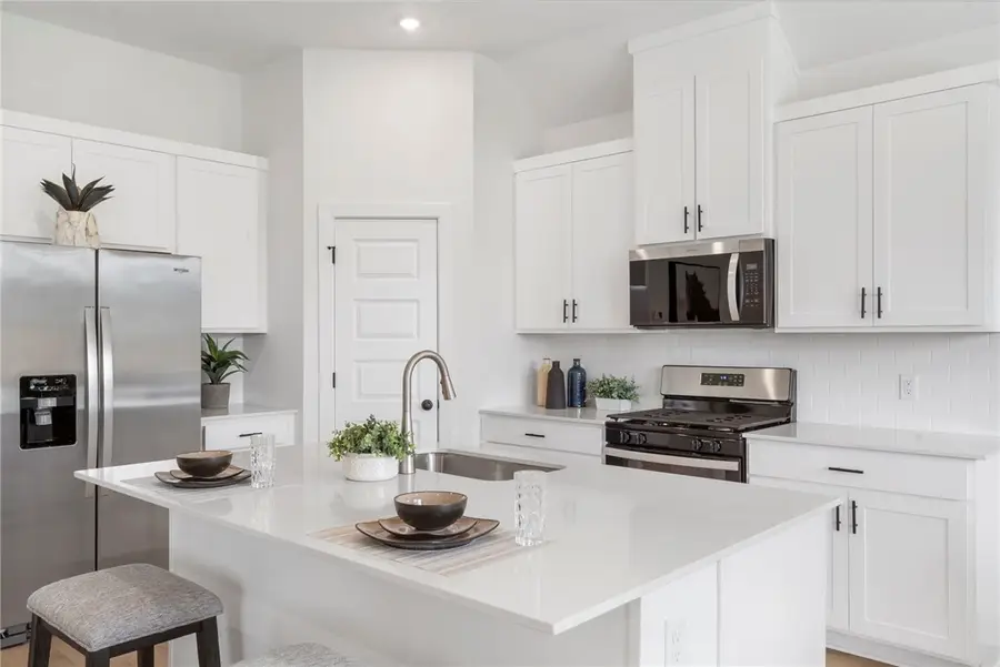 432 W Canada Drive, Farmington, AR 72730 - #3