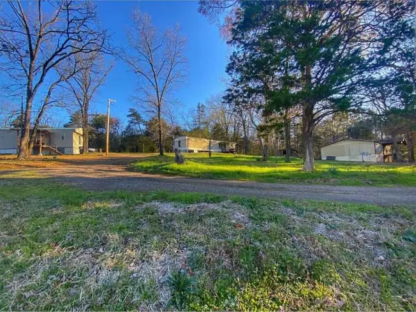 28174 Us 64 Highway, London, AR 72949